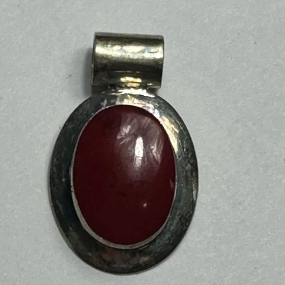 Red Coral & 925 Sterling Silver Oval Shape Pendant - Picture 1 of 6